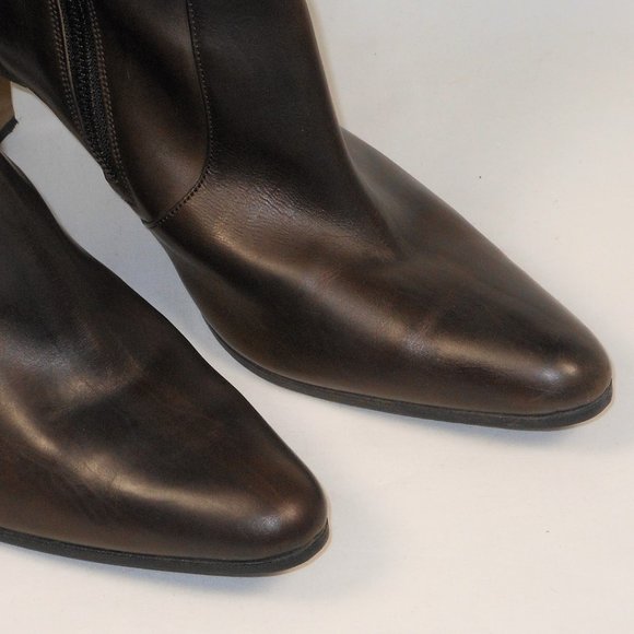 Charles Jourdan women's heeled ankle boots. - Picture 3 of 9